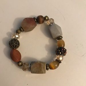Stone bracelet with stretchy band